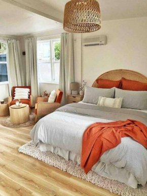 Waikanae Beach Escape - with outdoor bath!
